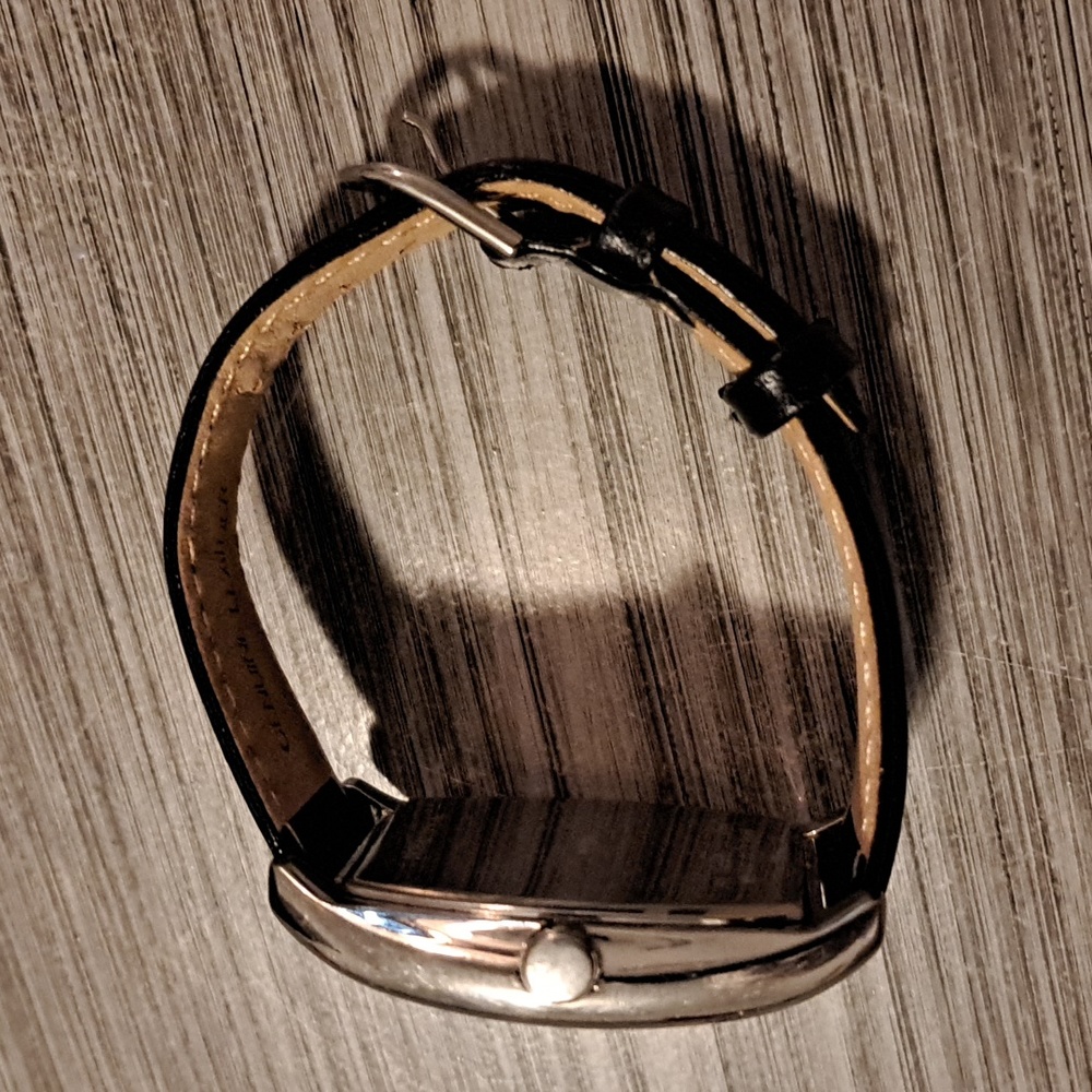 Watch - Picture 2 of 4